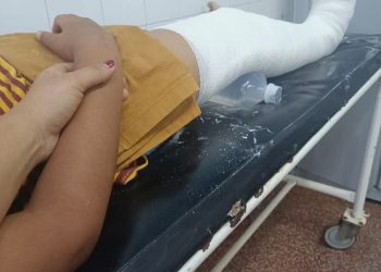 Niño fue agredido por un compañero de escuela y sufrió una fractura de rodilla