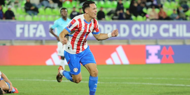 En el último suspiro, Paraguay venció a Panamá y arrancó con el pie derecho