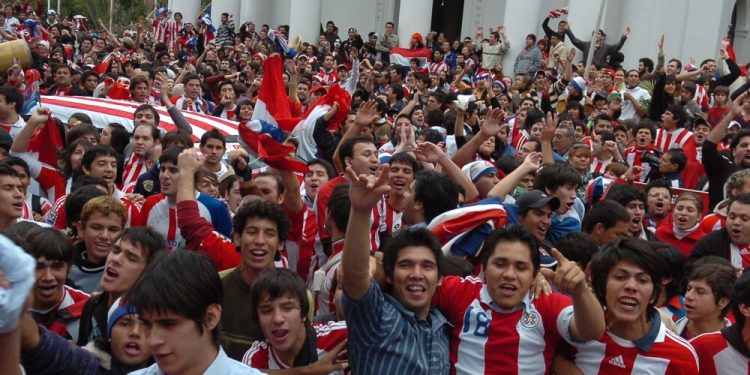 La venta de camisetas de la Albirroja se disparó ante la inminente clasificación