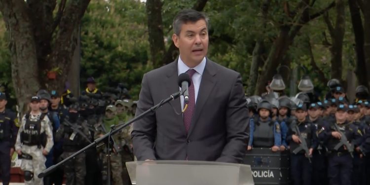 Peña pide a Policía Nacional «servir con ética, profesionalismo y disciplina»