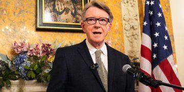 Primer ministro británico destituye a su embajador en EE.UU. por sus vínculos con Epstein