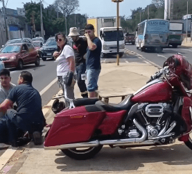 Motociclista fallece al chocar contra tractocamión cerca del Ex Aratirí