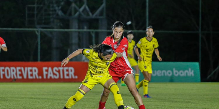 General Caballero JLM remontó y logró un gran triunfo ante Recoleta FC
