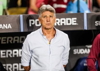 Renunció al Fluminense para «descansar de los genios de redes sociales»