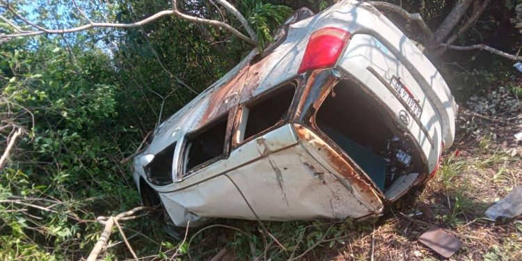 25 de Diciembre: vuelco de furgoneta deja tres personas fallecidas