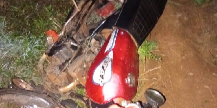 Choque entre motocicletas deja un fallecido y un herido en Yatytay