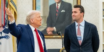 Trump calificó de «momento oscuro» para EE.UU tras asesinato de Charlie Kirk