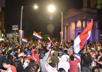 ADEC critica decisión del Gobierno de establecer feriado si Paraguay clasifica