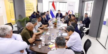 Llegan a acuerdo y no habrá huelga de choferes del transporte público esta semana