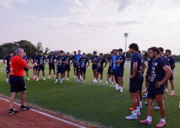 Alfaro define hoy el equipo titular que enfrentará a Ecuador