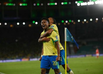 Un Brasil fértil en delanteros golea a Chile y asume segundo lugar en eliminatorias