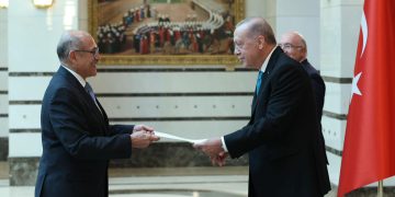 Embajador Guillermo Sosa presenta cartas credenciales al presidente Erdoğan