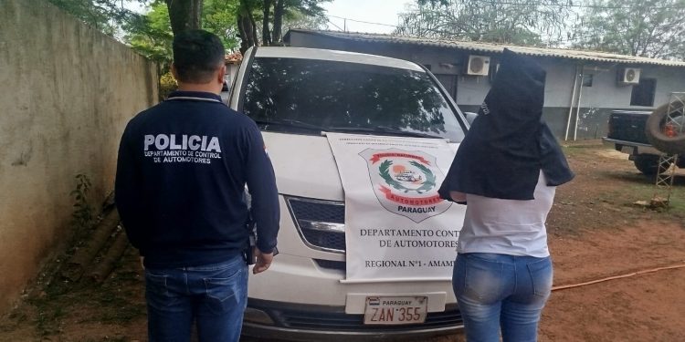Incautan un vehículo y detienen a una mujer en operativo vinculado a «Tío Rico»
