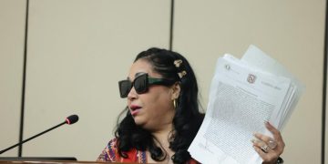 «Yamy Nal» es expulsada del Congreso