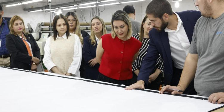 Industria confeccionista se expande con el apoyo estratégico del Servicio Público de Empleo