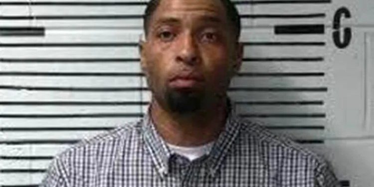 Condenado a 20 años de cárcel tras dejar morir de hambre a su hijo de dos meses