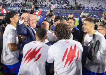 Rompió el hechizo la Albirroja: «tenía que zamarrear el árbol para que se cayeran las arañas»