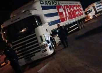 Policías resultaron heridos tras frustrar asalto a camión de encomiendas