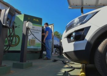ANDE comprará e instalará los primeros 30 cargadores rápidos de vehículos eléctricos