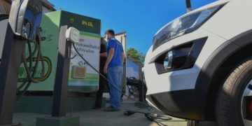 ANDE comprará e instalará los primeros 30 cargadores rápidos de vehículos eléctricos