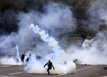 Ecuador: un muerto y 12 militares heridos durante protesta