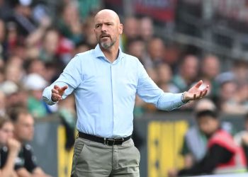 Después de apenas dos partidos, Leverkusen despidió al entrenador Erik ten Hag