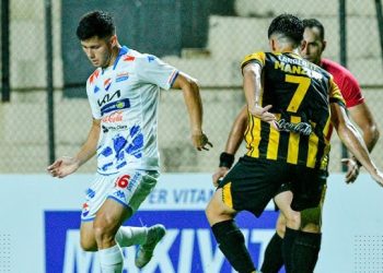 Choque por la punta entre Guaraní y Nacional