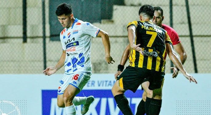 Choque por la punta entre Guaraní y Nacional