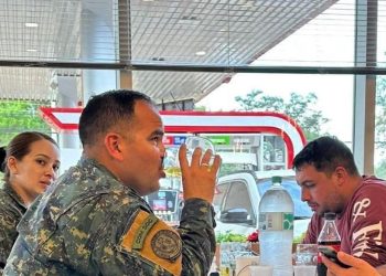 Defensa investiga a miembros de FTC que tomaban cervezas en pleno servicio