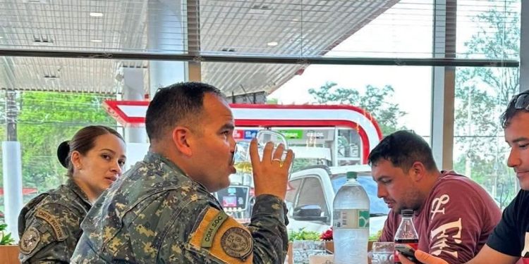 Defensa investiga a miembros de FTC que tomaban cervezas en pleno servicio