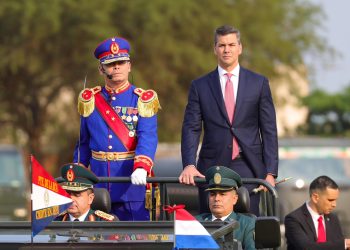 Santiago Peña designó a nuevos comandantes en Fuerzas Militares