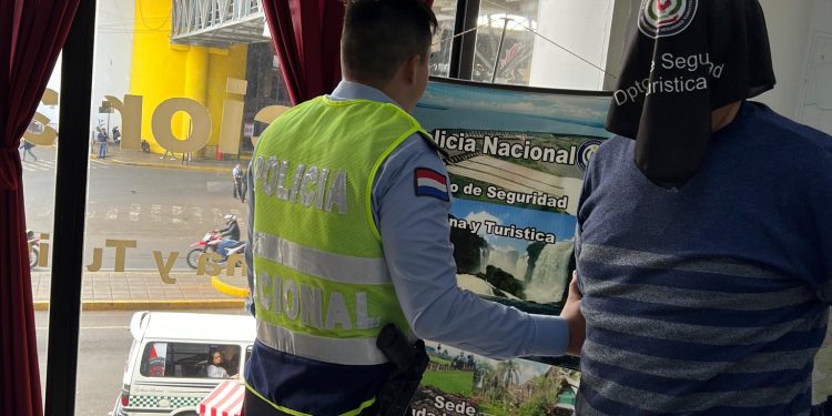 Brasileño compró iPhones y recibió cajas con piedras