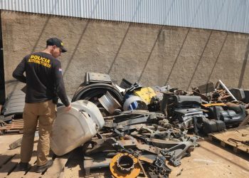 Clausuran local comercial por supuesta venta irregular de autopartes
