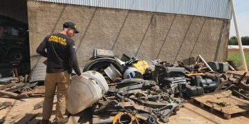 Clausuran local comercial por supuesta venta irregular de autopartes