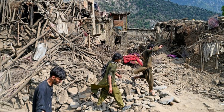 Afganistán: ya son más de 1.400 muertos y más de 3.200 heridos por terremoto