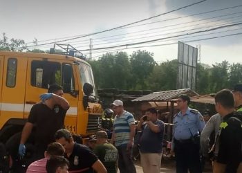 Dos obreros mueren asfixiados durante mantenimiento al desagüe cloacal
