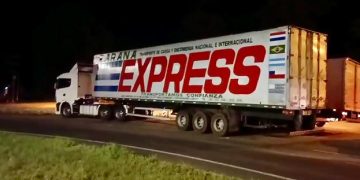 Tres policías detenidos por supuesto encubrimiento de armas de «piratas del asfalto»