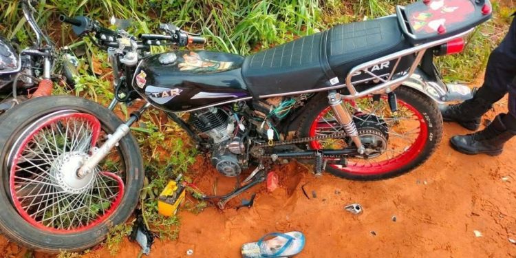 Maracaná: un adolescente pierde la vida y otro resulta gravemente herido tras choque frontal entre motocicletas