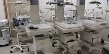 UTI neonatal de Barrio Obrero recibe equipos biomédicos