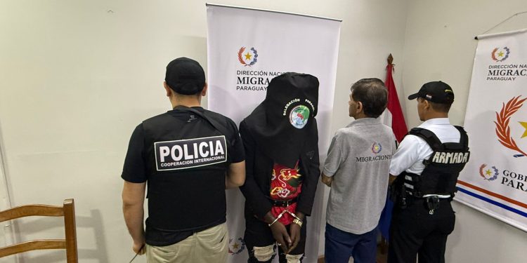 Expulsan del país a angoleño buscado en Brasil por tráfico de drogas