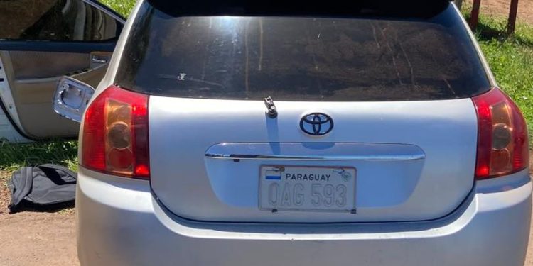 Presuntos delincuentes abandonan vehículo tras una persecución en San Juan del Paraná