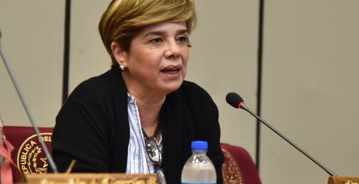 Plantear la reelección solo perjudicará a Peña y a inversiones, señala Desirée