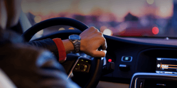 Conductor de Bolt fue rociado con gas pimienta luego de roce con otro vehículo