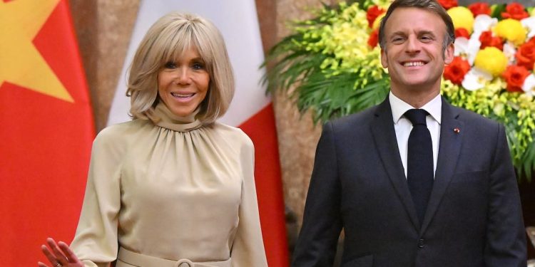 Francia juzga a diez personas por «ciberacoso» a Brigitte Macron