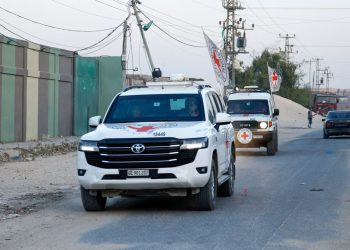 Israel recibe los cuerpos de dos presuntos rehenes devueltos por Hamás