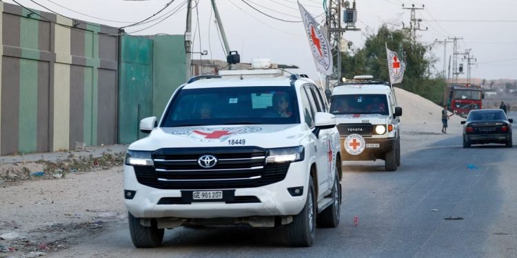 Israel recibe los cuerpos de dos presuntos rehenes devueltos por Hamás