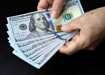 Mercado de cambio y divisas con superávit luego de siete años