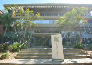 Imputan a funcionaria de la EBY y a médico por presunto uso y expedición de certificados de salud falsos