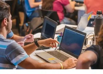 Estudio revela que «Generación Z» es reacia a trabajar en oficios técnicos