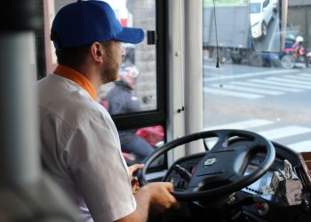 Hombre habría herido a conductor de bus luego de intentar robarle